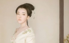 BL跪趴灌满大臀缝